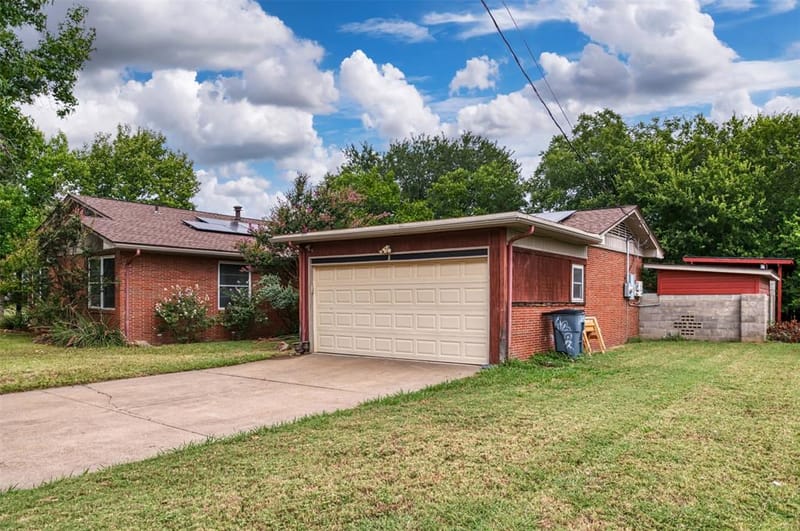 1202 NW 4th Avenue, Mineral Wells TX 76067 - Photo 4