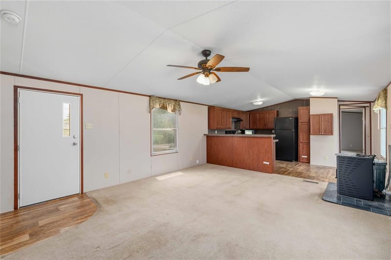 500 N Moreland Street, De Leon TX 76444 - Photo 2
