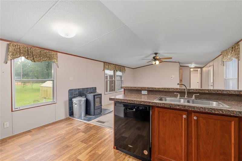 500 N Moreland Street, De Leon TX 76444 - Photo 6