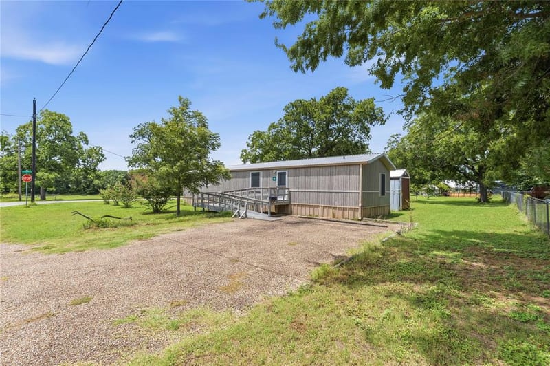 500 N Moreland Street, De Leon TX 76444 - Photo 14