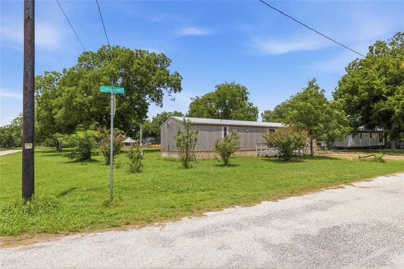 500 N Moreland Street, De Leon TX 76444 - Photo 15