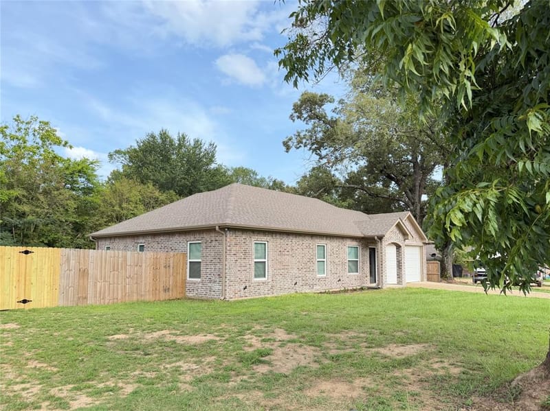 449 Cypress Street, Pittsburg TX 75686 - Photo 4