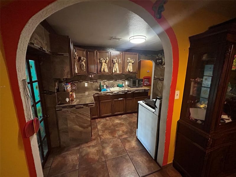 6709 Lovett Avenue, Dallas TX 75227 - Photo 2