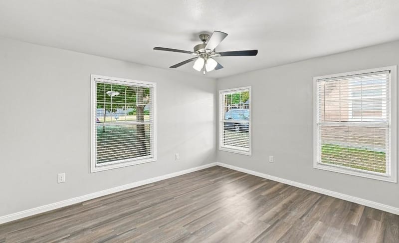 1706 Henderson Court, Irving TX 75061 - Photo 6
