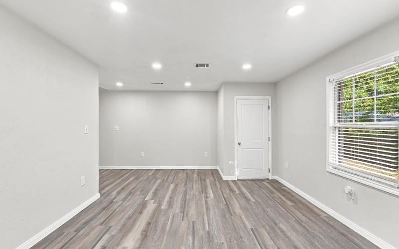 1706 Henderson Court, Irving TX 75061 - Photo 9