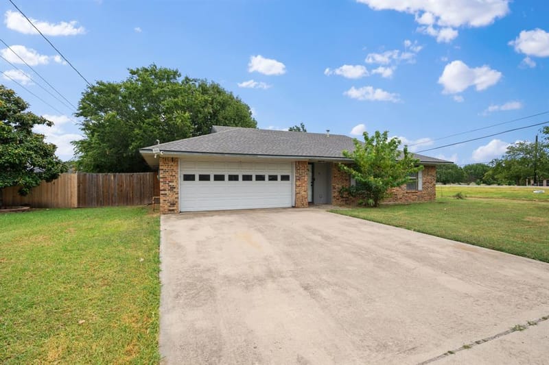 2 Finley Circle, Krum TX 76249 - Photo 2