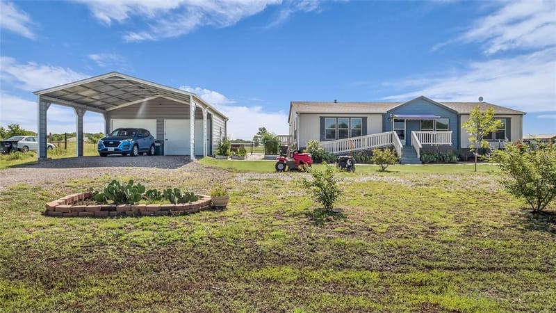 1113 Caroline Court, Howe TX 75459 - Photo 2