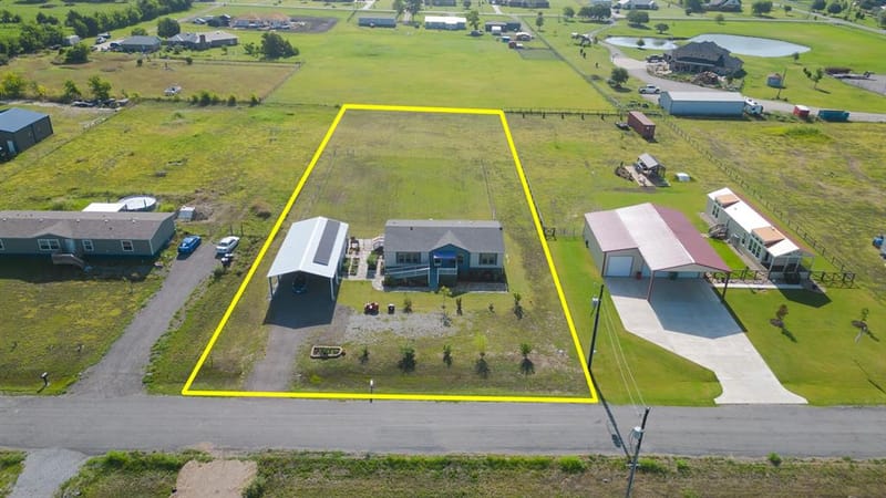 1113 Caroline Court, Howe TX 75459 - Photo 4