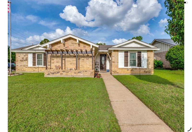 2616 Shady Brook Drive, Bedford TX 76021 - Photo 2