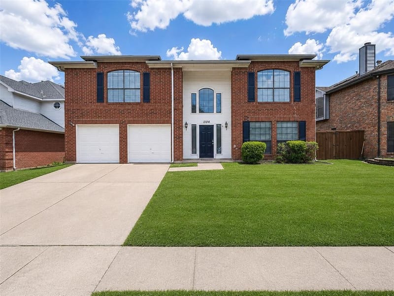 1104 Breezewood Drive, Lewisville TX 75077
