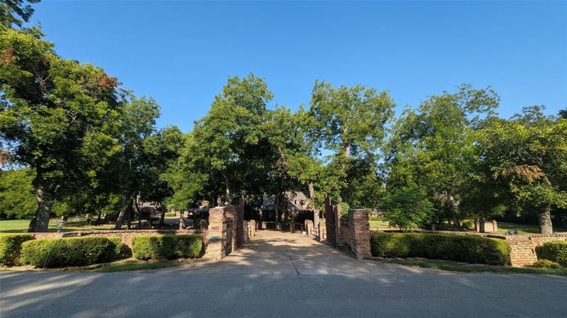 1431 S Houston School Road, Lancaster TX 75146 - Photo 12