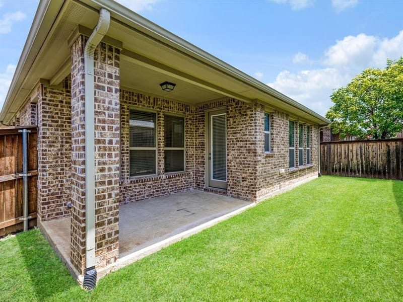 2256 Briar Ridge Trail, Carrollton TX 75010 - Photo 9