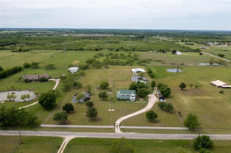 11054 County Road 2464, Poetry TX 75160 - Photo 2