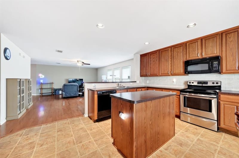 1218 Feather Crest Drive, Krum TX 76249 - Photo 7
