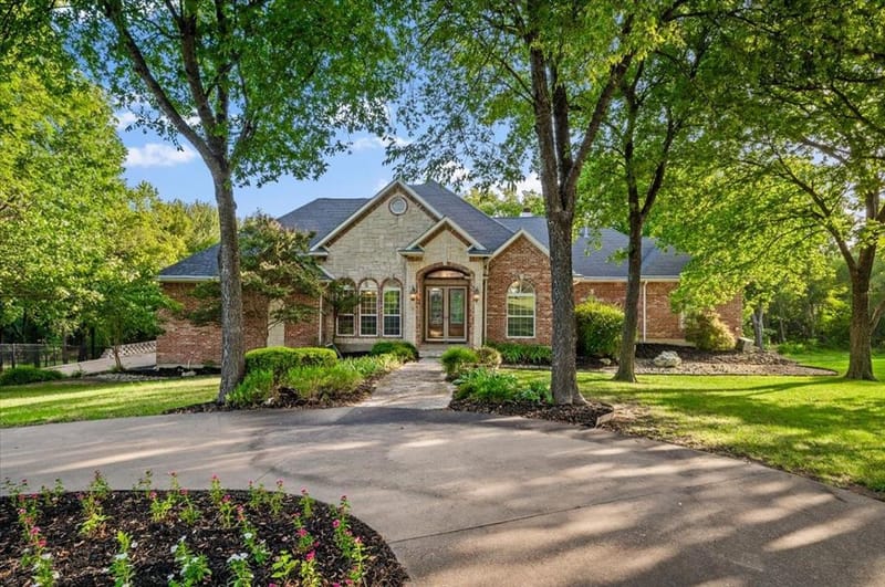 2643 Creekwood Drive, Cedar Hill TX 75104 - Photo 2