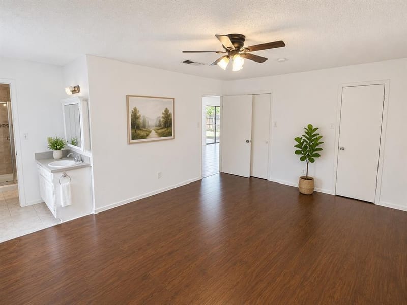 5410 Kings Manor Drive, Lake Dallas TX 75065 - Photo 3
