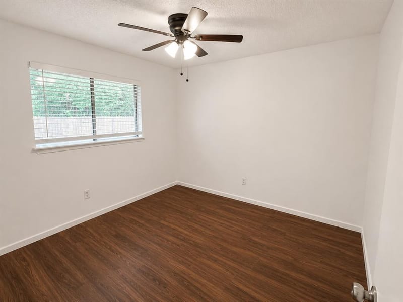 5410 Kings Manor Drive, Lake Dallas TX 75065 - Photo 4