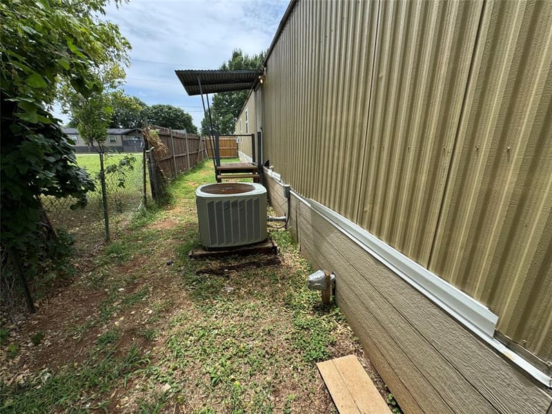 7103 Comanche Trail, Weatherford TX 76087 - Photo 13