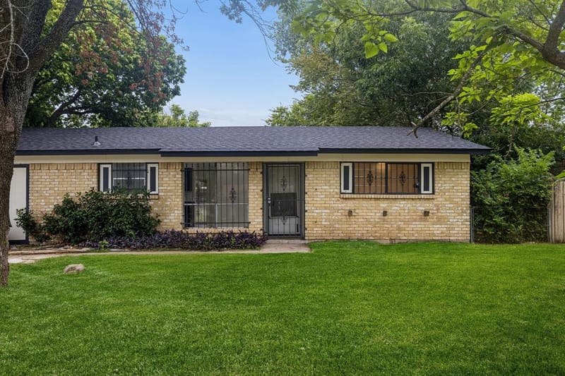 9925 Homeplace Drive, Dallas TX 75217 - Photo 2
