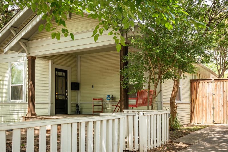 526 S Edgefield Avenue, Dallas TX 75208 - Photo 2
