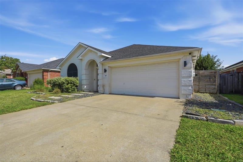 417 Shadow Grass Avenue, Fort Worth TX 76120 - Photo 4