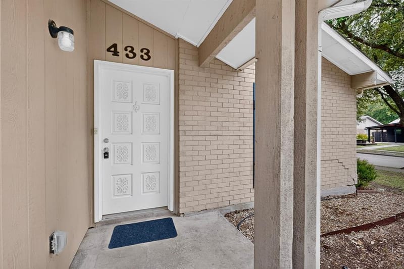 433 Solitude Drive, Garland TX 75043 - Photo 4
