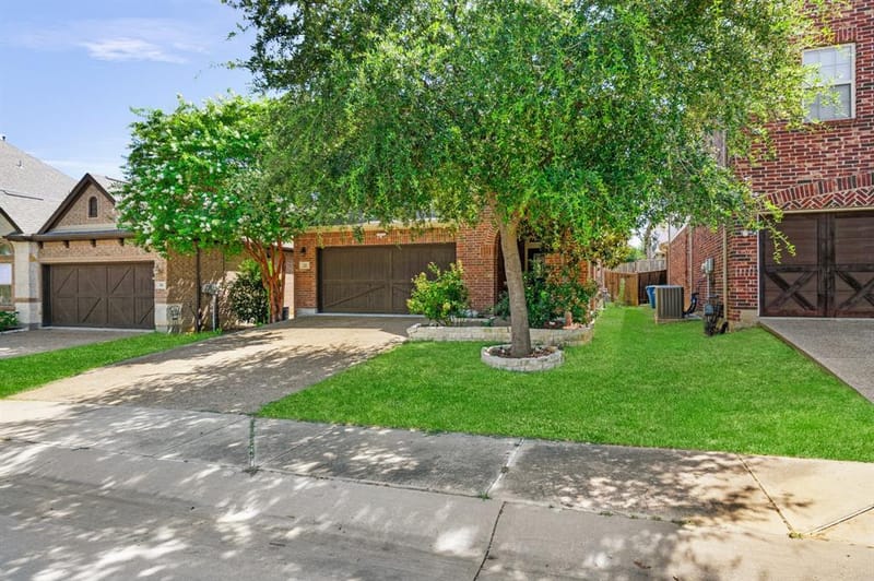 220 Sir Brine Drive, Lewisville TX 75056