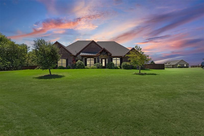 111 Crosswind Drive, Waxahachie TX 75167