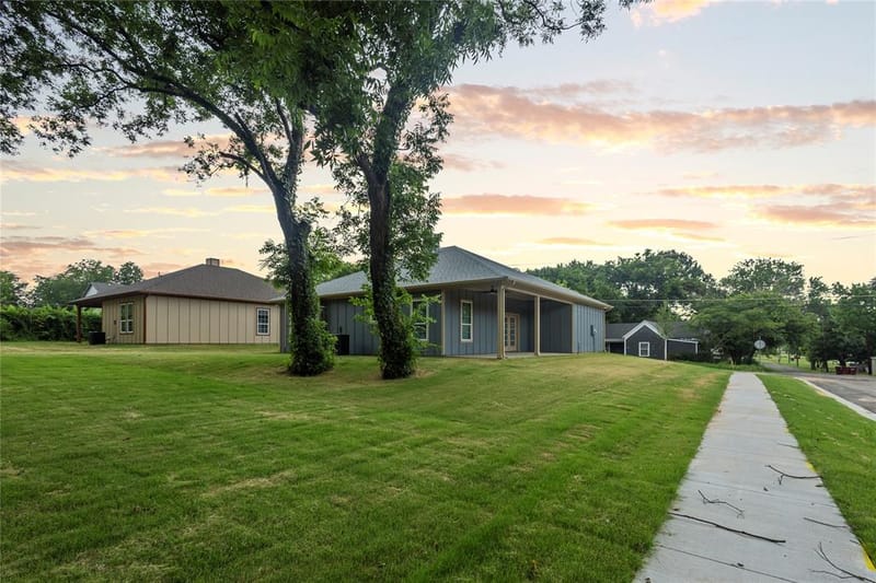 401 S 4th Street, Bonham TX 75418 - Photo 26