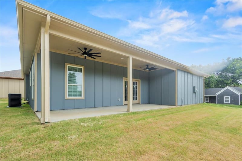 401 S 4th Street, Bonham TX 75418 - Photo 24