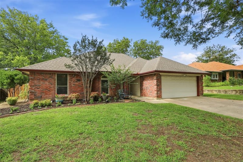 6713 N Park Drive, North Richland Hills TX 76182