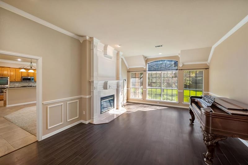 8904 Thornway Drive, North Richland Hills TX 76182 - Photo 6