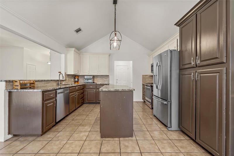 1112 Regina Drive, Hewitt TX 76643 - Photo 8