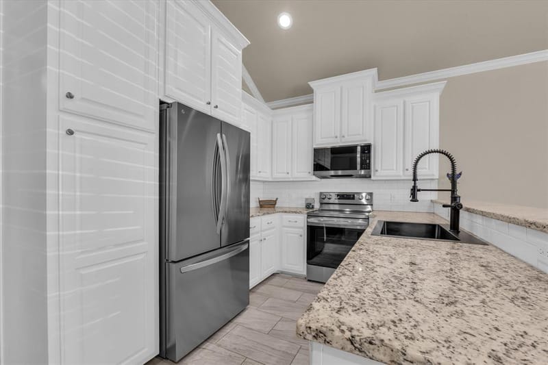 691 Park Street, McGregor TX 76657 - Photo 7
