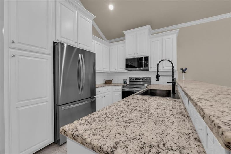 691 Park Street, McGregor TX 76657 - Photo 9
