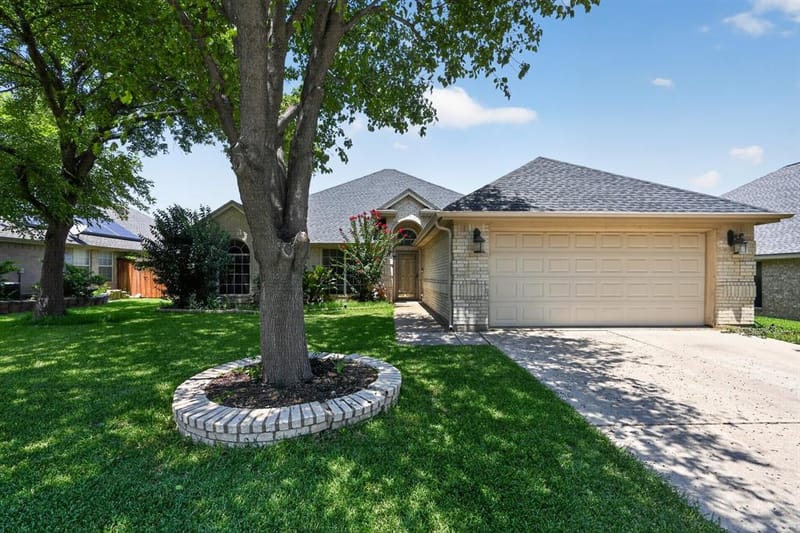 508 Kempson Court, Saginaw TX 76179 - Photo 2