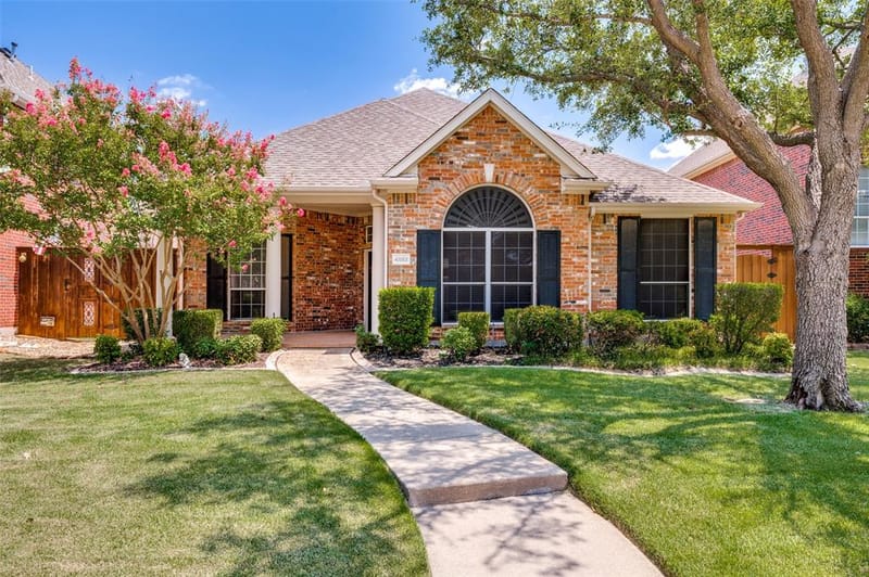 4582 ROCK CREEK Lane, Frisco TX 75034 - Photo 2