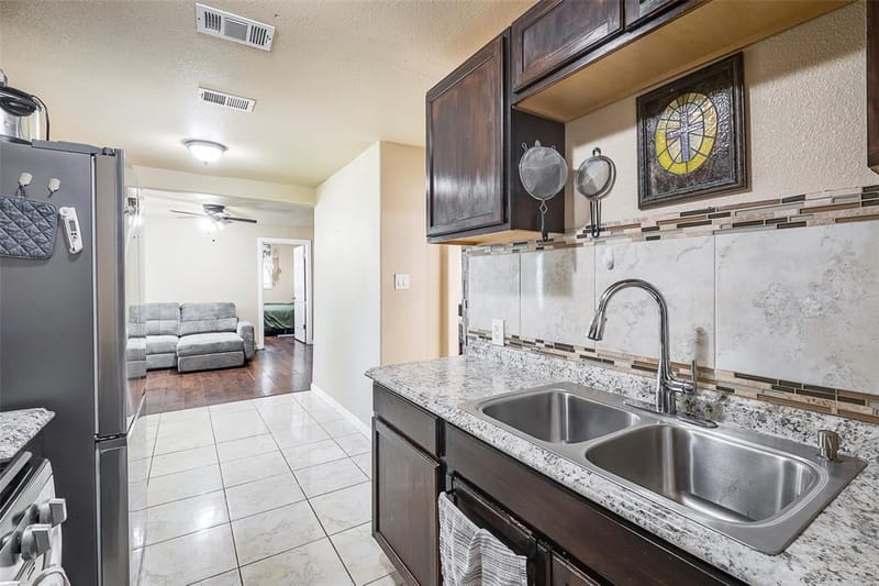 3624 Hardeman Street, Fort Worth TX 76119 - Photo 9