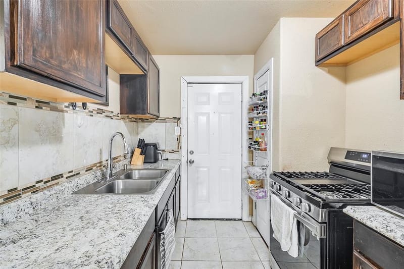 3624 Hardeman Street, Fort Worth TX 76119 - Photo 8