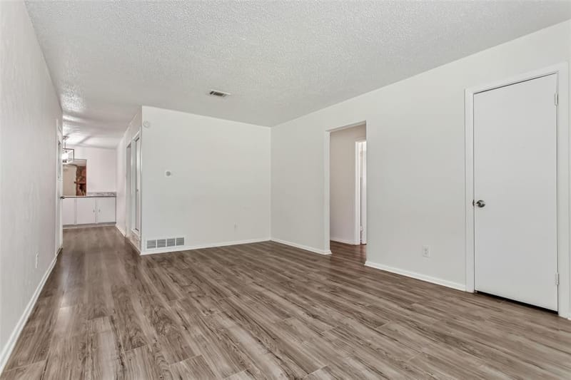 3009 W 11th Street, Irving TX 75060 - Photo 6