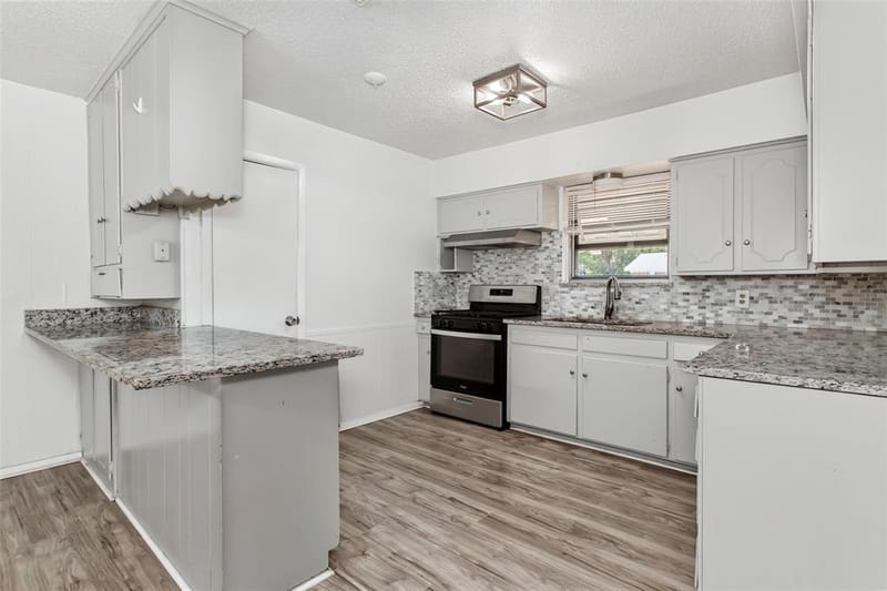 3009 W 11th Street, Irving TX 75060 - Photo 14