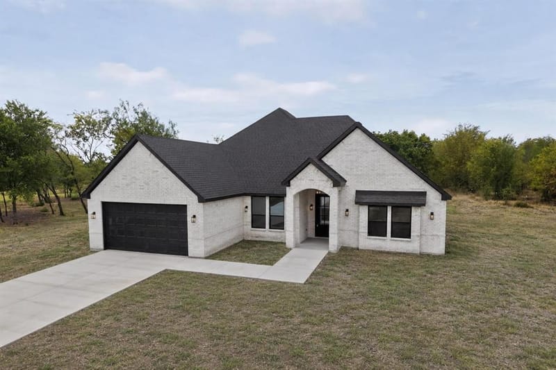 205 COOL SPRINGS CIRCLE, Corsicana TX 75110 - Photo 2