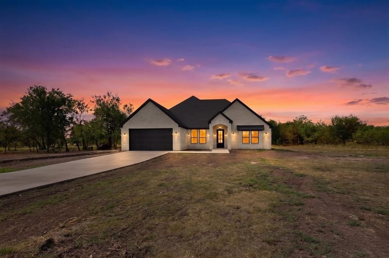 205 COOL SPRINGS CIRCLE, Corsicana TX 75110