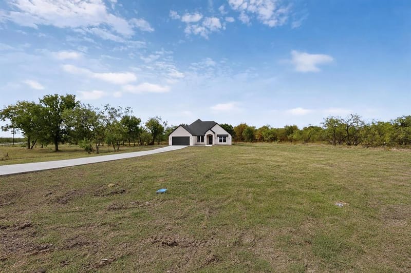 205 COOL SPRINGS CIRCLE, Corsicana TX 75110 - Photo 4