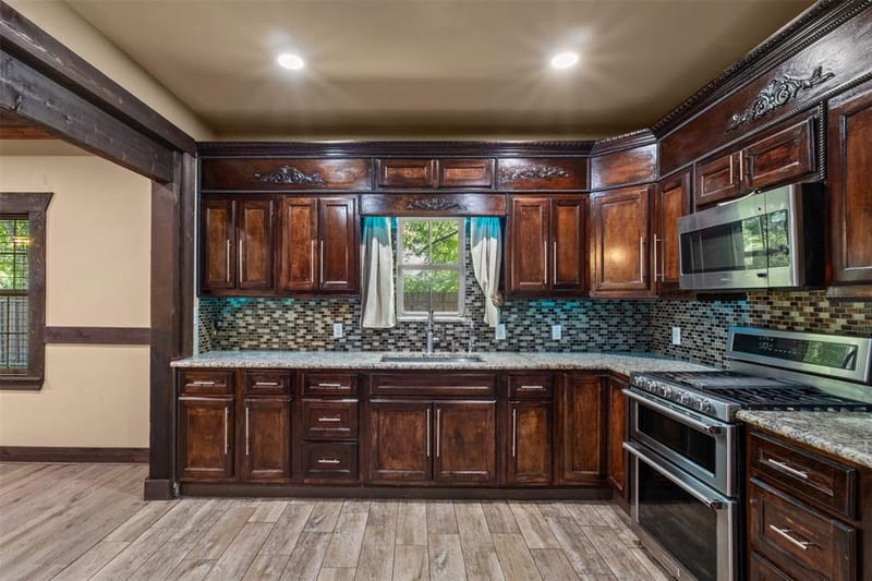 3030 Weisenberger Drive, Dallas TX 75212 - Photo 9