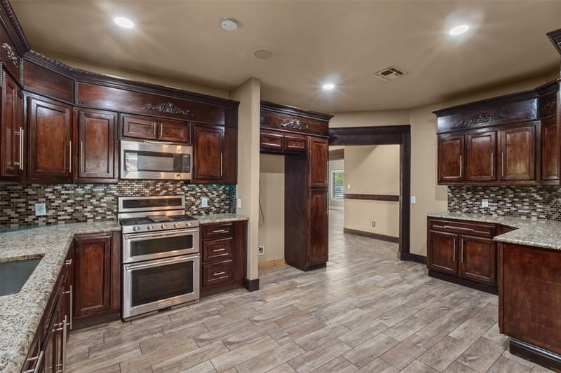 3030 Weisenberger Drive, Dallas TX 75212 - Photo 10