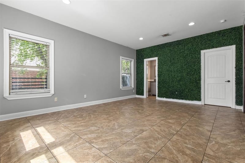 3030 Weisenberger Drive, Dallas TX 75212 - Photo 4