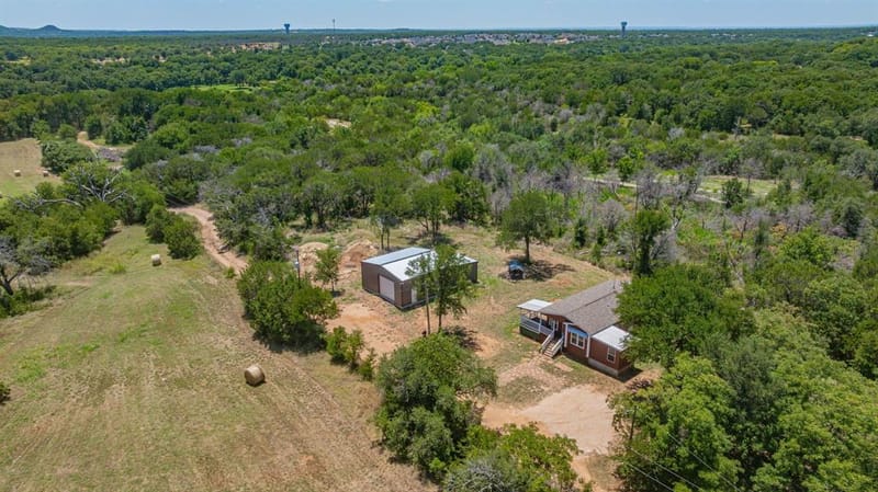 570 Armadillo Court, Granbury TX 76049 - Photo 32