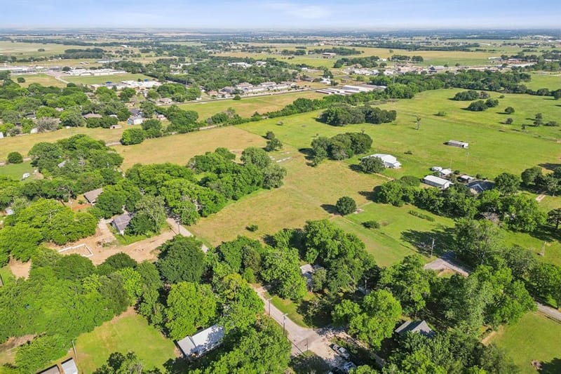 405 W Clifton Street, Pilot Point TX 76258 - Photo 28