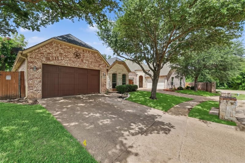 2016 Kodiak Court, Arlington TX 76013 - Photo 2